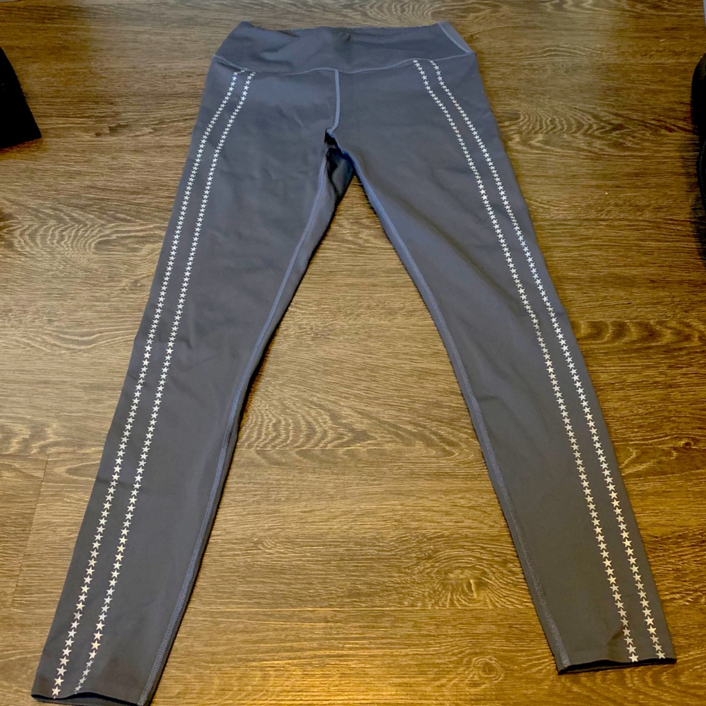Barry’s Fit grey star leggings